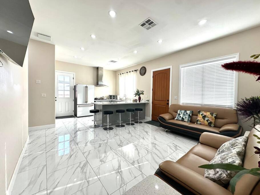 Midway City New Renovated House In Little Saigon 빌라 외부 사진